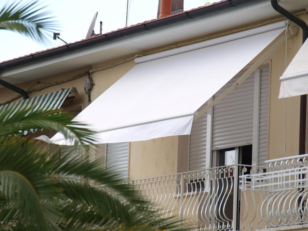 Il Pontile Holidays Apartment Marina di Pietrasanta Rum bild