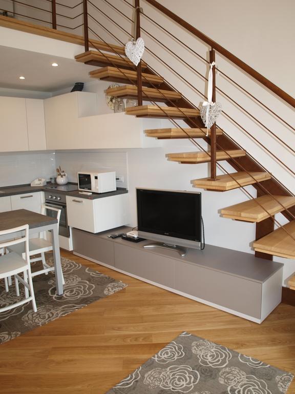Il Pontile Holidays Apartment Marina di Pietrasanta Rum bild