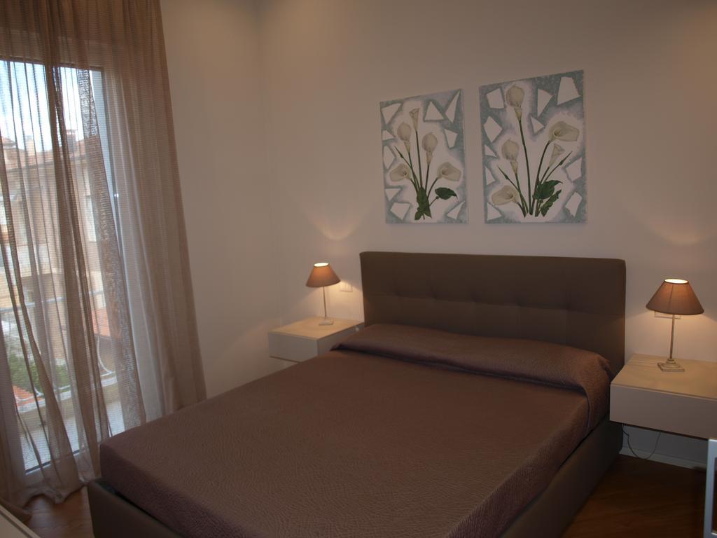 Il Pontile Holidays Apartment Marina di Pietrasanta Rum bild