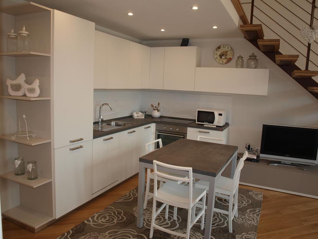 Il Pontile Holidays Apartment Marina di Pietrasanta Rum bild