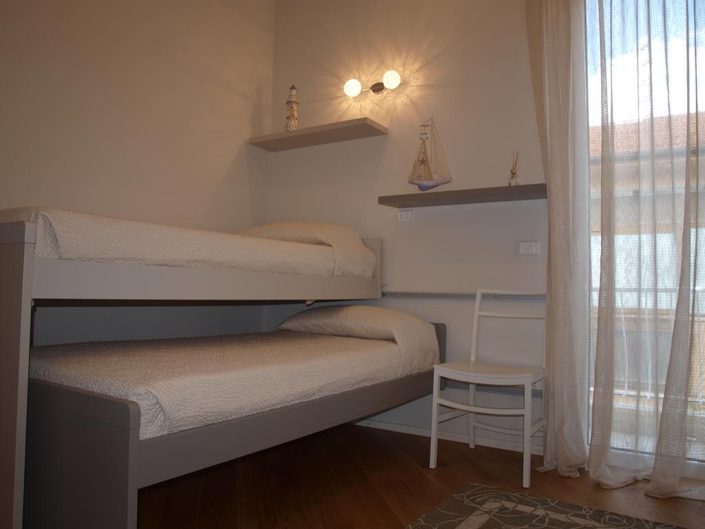 Il Pontile Holidays Apartment Marina di Pietrasanta Exteriör bild
